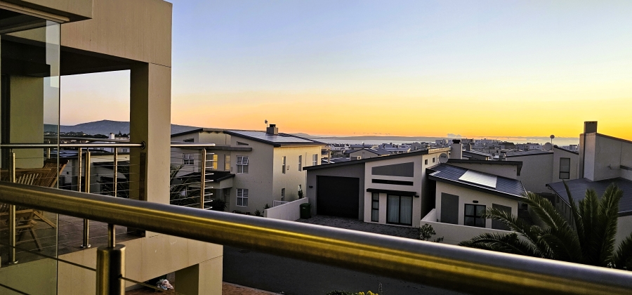 3 Bedroom Property for Sale in Sunset Estate Western Cape